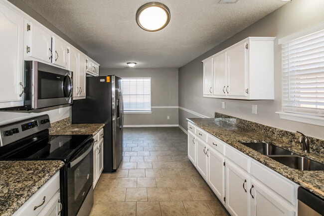 Building Photo - 5330 Sea Horse Dr
