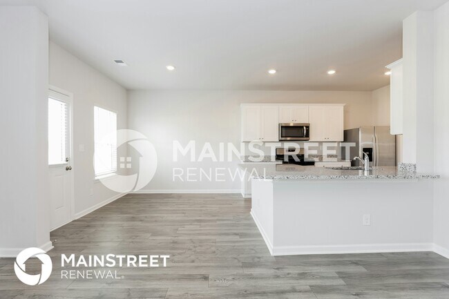 Building Photo - 3211 Quintana Dr