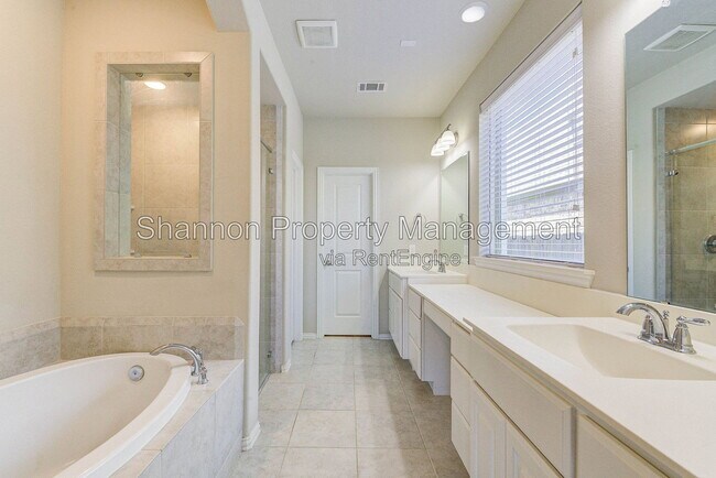 Building Photo - 6102 Grace Falls Dr