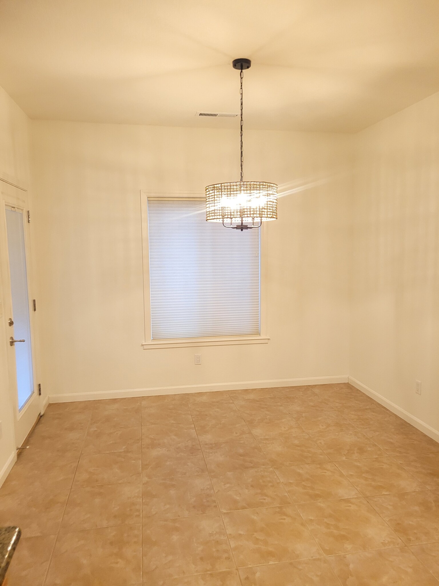 Building Photo - 396 Patricia Ln