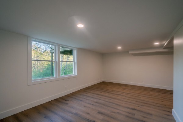 Building Photo - 3309 Niagara Dr