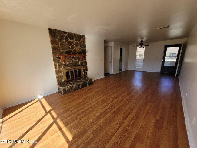 Building Photo - 1540 El Prado Rd