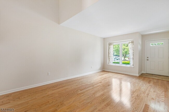 Building Photo - 6-06 Cross Meadows