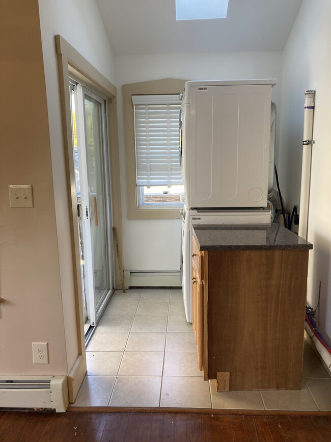 Mudroom alcove w/ Washer Dryer - 107 S Logan Ave