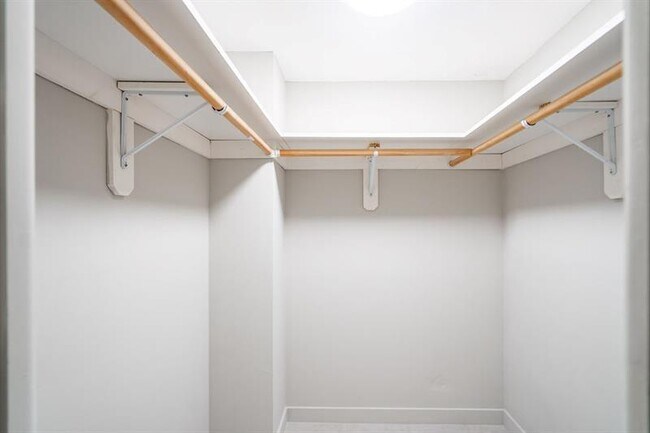 Building Photo - 3175 NE 48th Ct