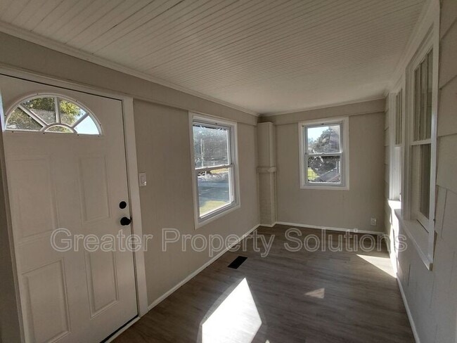 Building Photo - 6624 Jefferson Ave