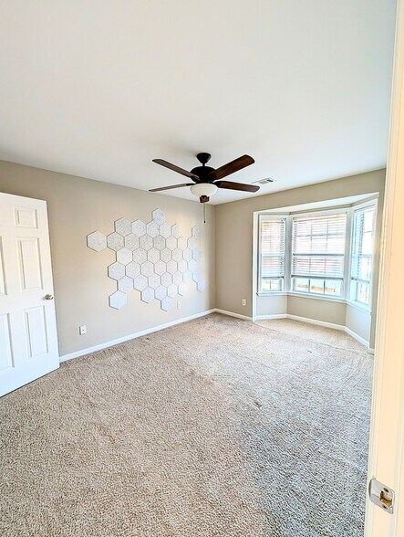 Building Photo - 1041 Annazanes Ct