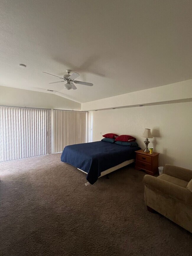 Building Photo - Rio Bravo Home MOVE IN SPECIAL