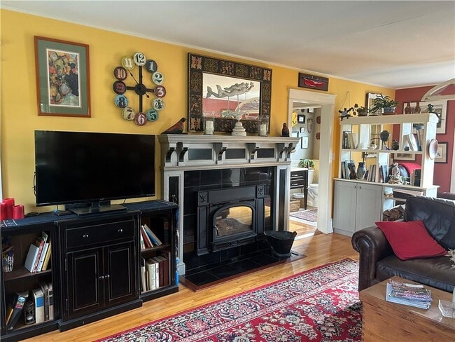 Building Photo - 7 Boulevard E