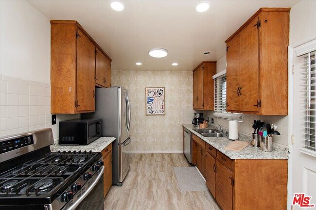 Building Photo - 2224 W Imperial Hwy