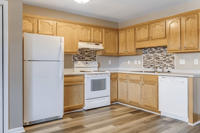 Building Photo - Creekside at Weaverville