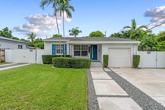 Building Photo - 570 SW 45th Ave