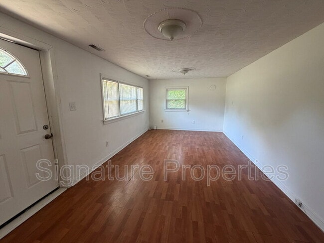 Building Photo - 2262 Mill Rd