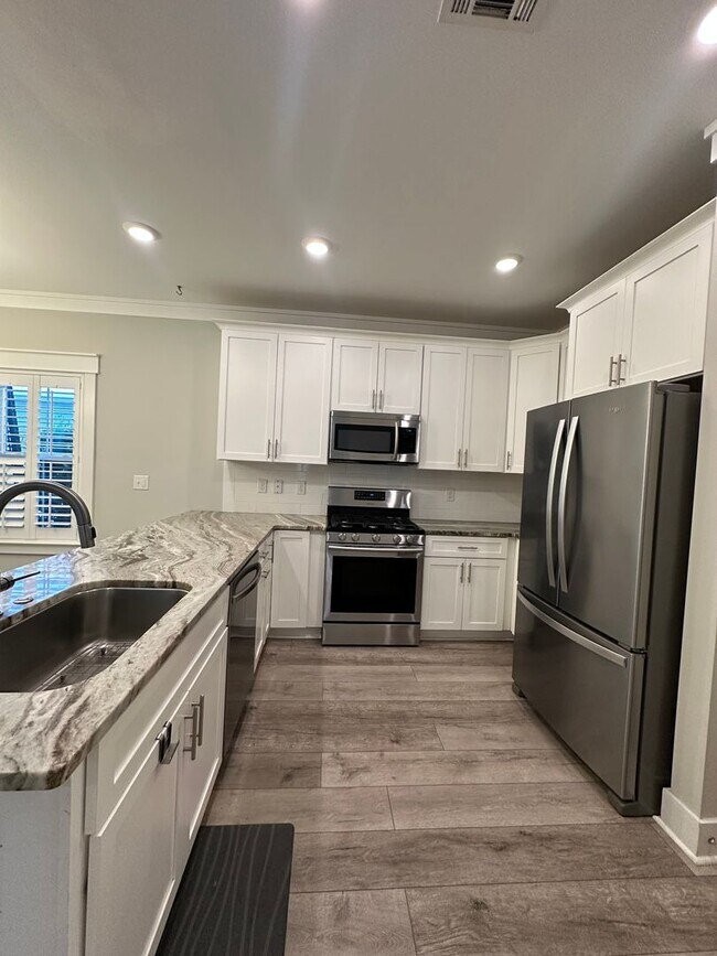 Building Photo - Gorgeous newer 2-Story, 4 bedroom Home in South Walton County