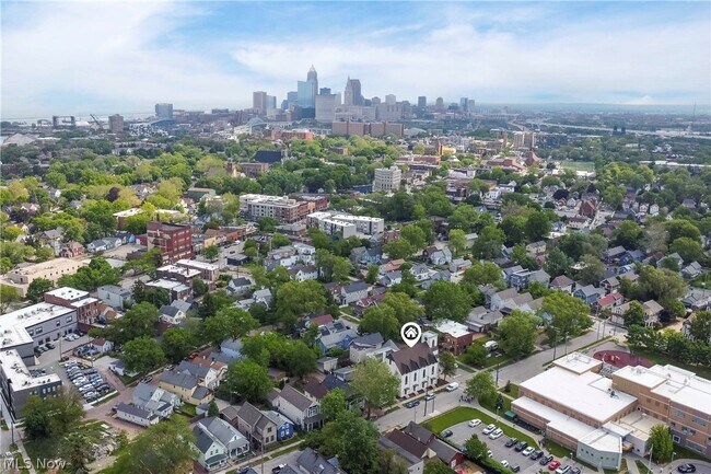 Building Photo - 2130 W 42nd St