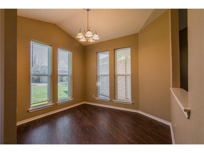 Building Photo - 1080 W Hills Terrace