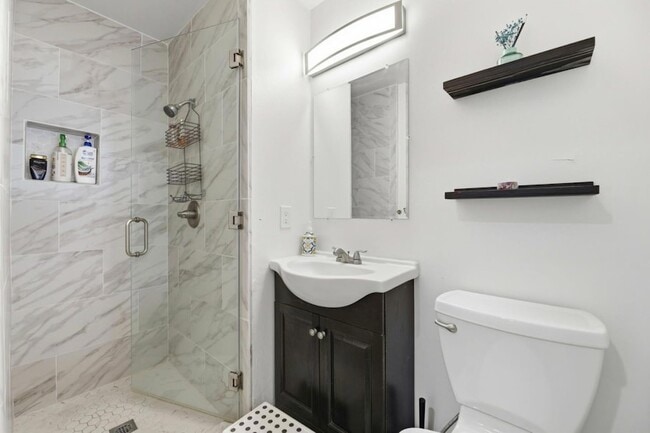 Building Photo - 1714 Woodridge Way