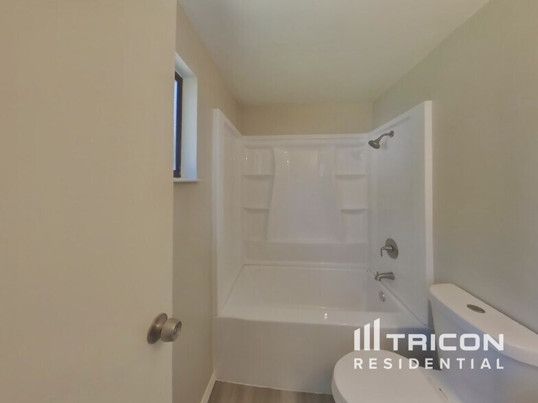 Building Photo - 1243 Piney Branch Cir