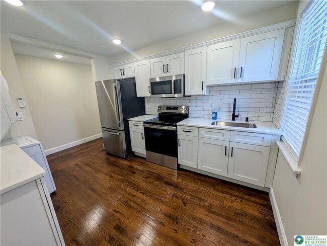 Building Photo - 1111 Catasauqua Rd