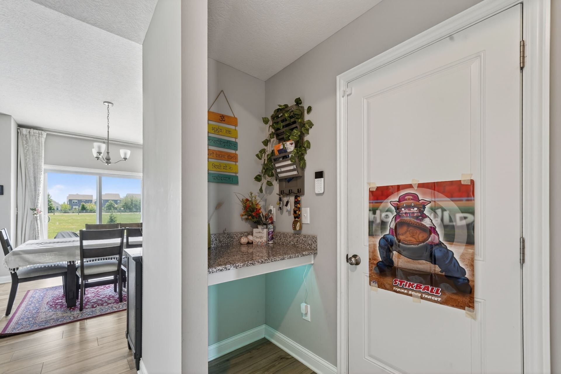 Building Photo - 3805 Mantle Dr