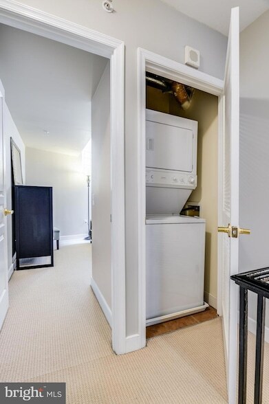 Building Photo - 616 E Street NW Unit 446