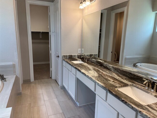 Building Photo - 20826 Stonebreak Ln