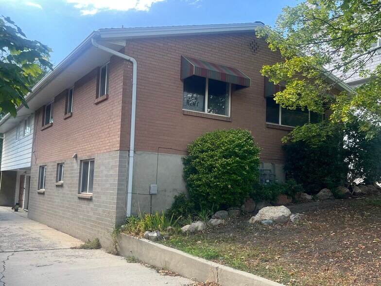 Building Photo - 327 D St