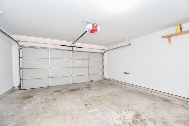 Building Photo - 824 Robin St