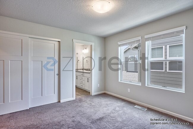 Building Photo - 31028 NW Turel Dr