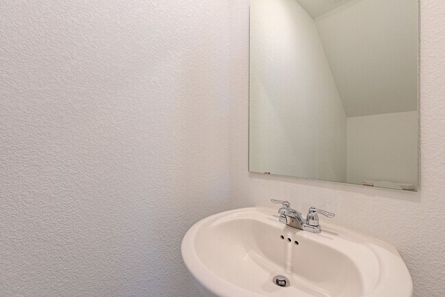 Building Photo - Brand New Modern Home with Included Applia...