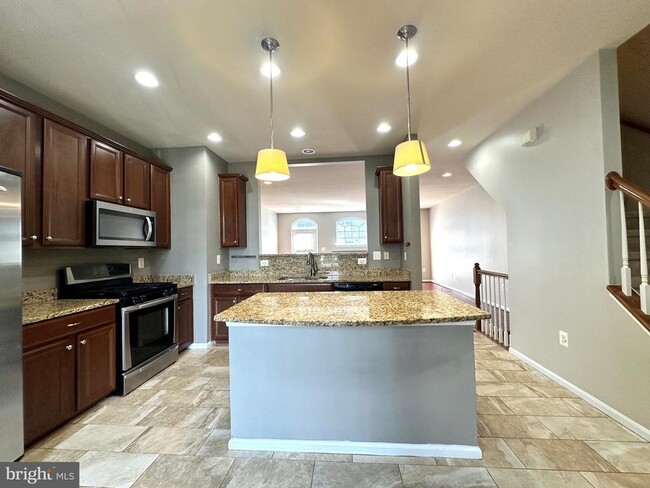 Building Photo - 42457 Malachite Terrace
