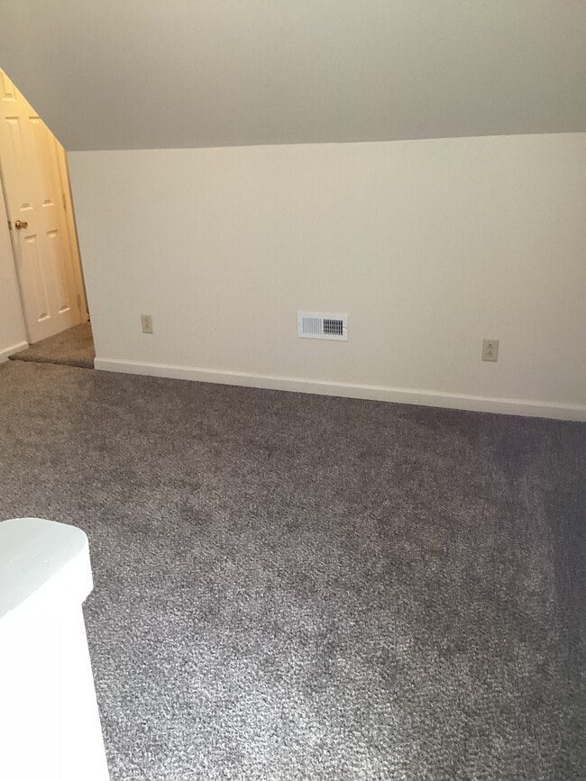 Building Photo - 1208 Howard St