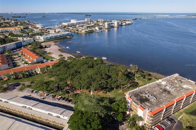 Building Photo - 2700 Bayshore Blvd