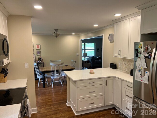 Building Photo - 1215 Sewickley Dr