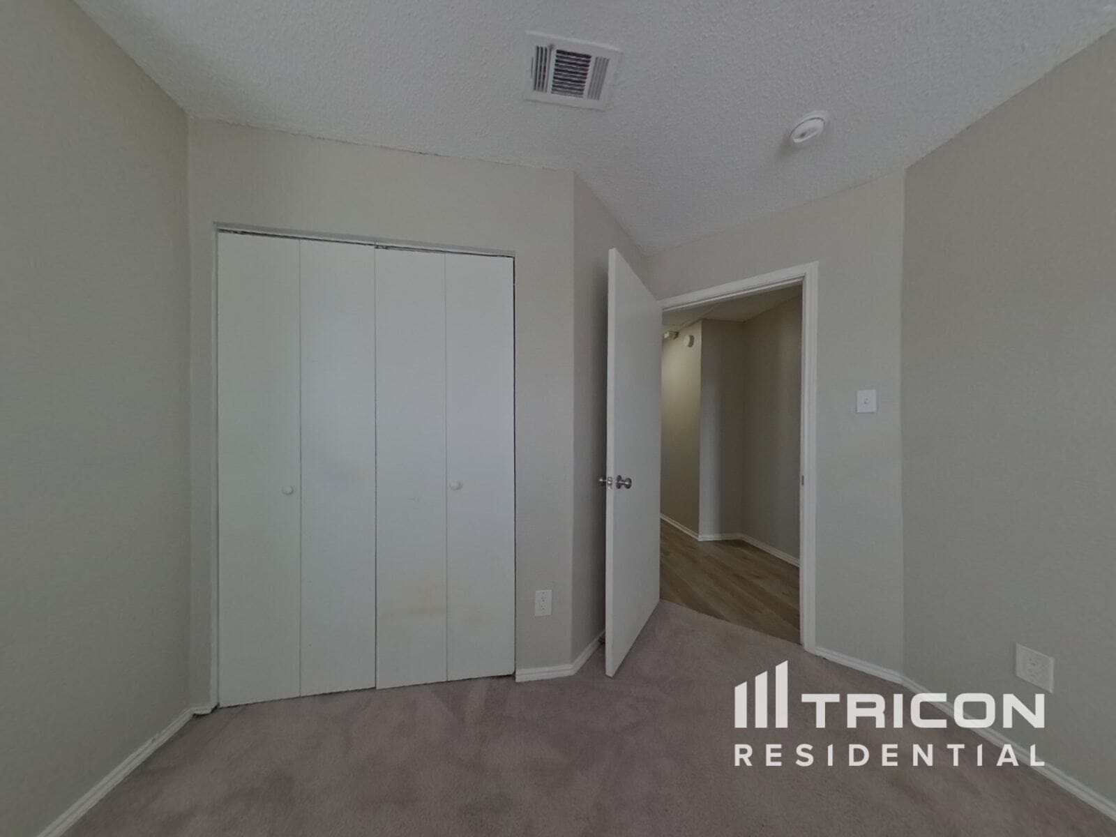 Building Photo - 5115 Whitehaven Dr