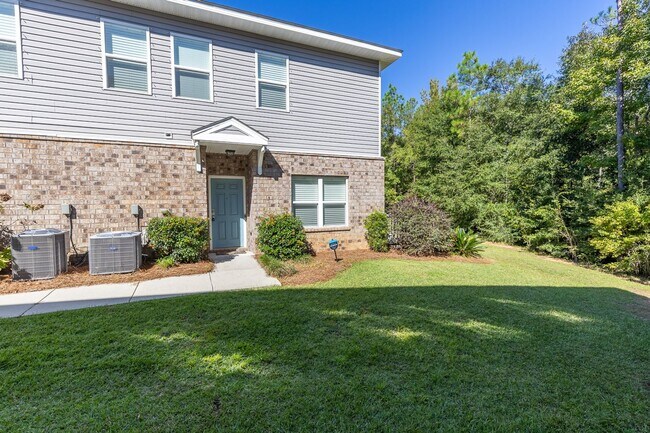 Building Photo - Ground-Floor Condo with Garage in Quail Ho...