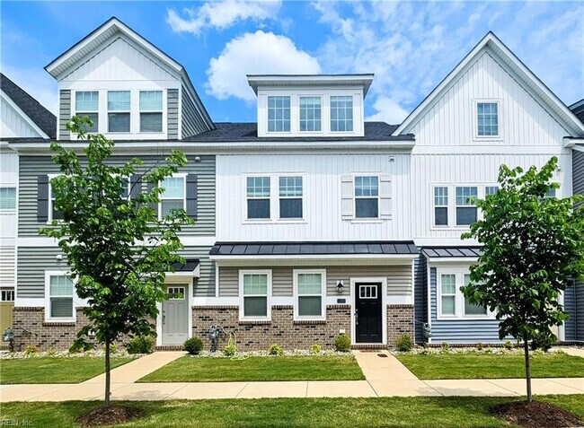 Primary Photo - 407 Asuza St