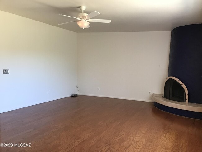 Building Photo - 7800 N Nicole Pl
