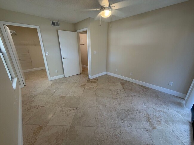 Building Photo - ANNUAL RENTAL - OASIS - 1 BED/1 BATH