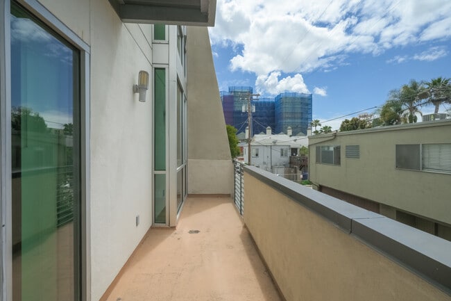 Building Photo - 3980 9th Ave