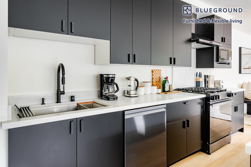 Building Photo - 6380 Westover Dr