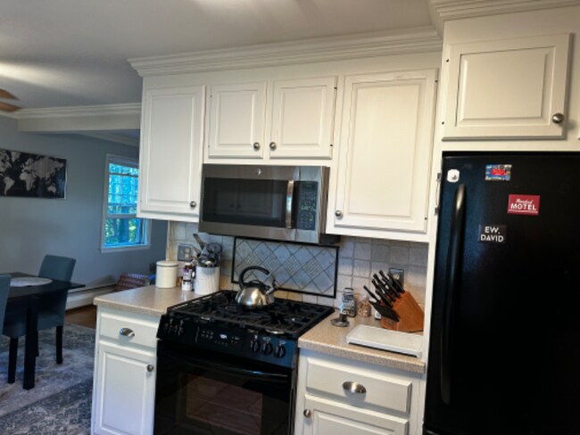 Building Photo - 165 Richardson Dr