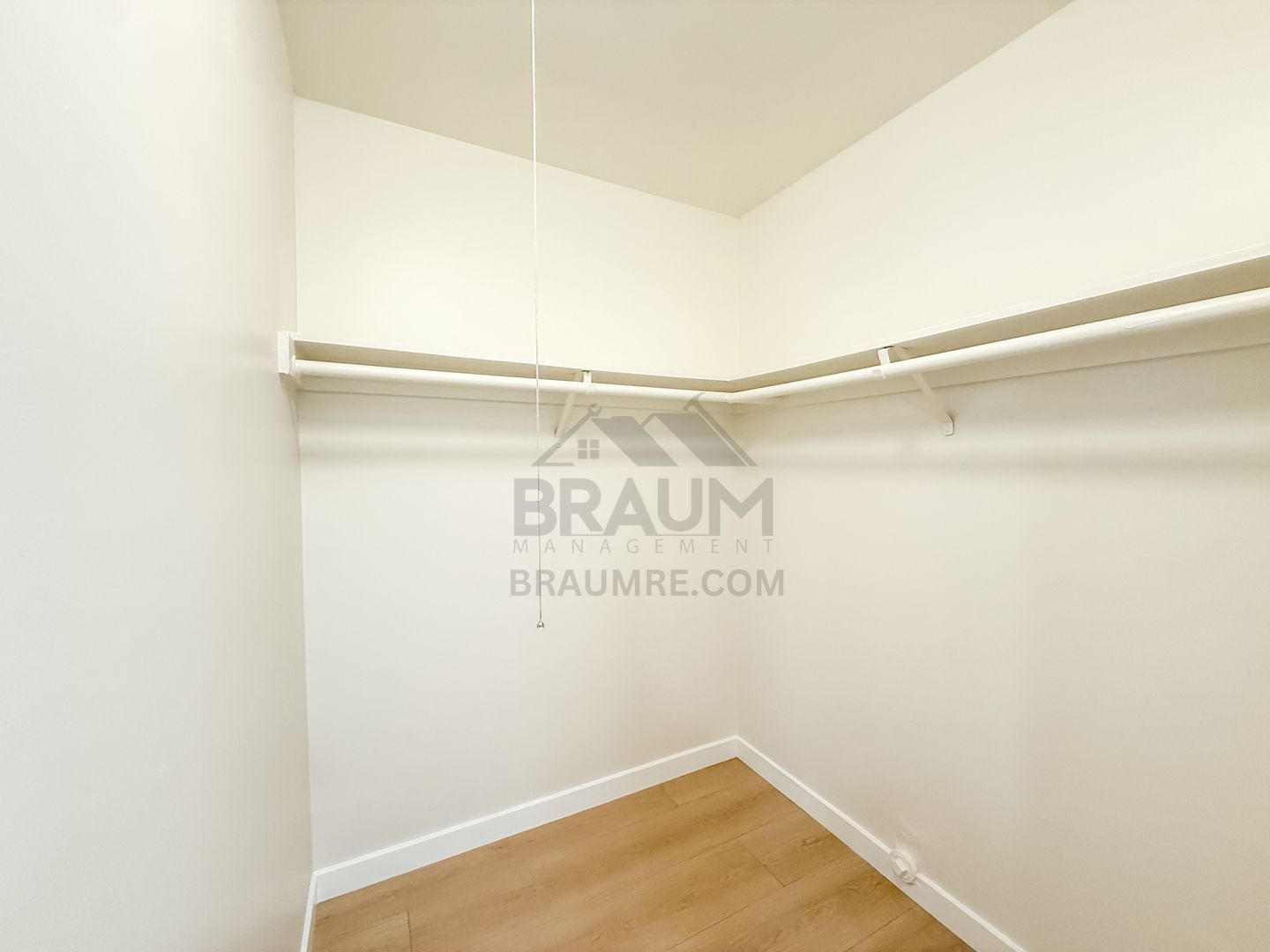 Building Photo - 5611 Fulcher Ave