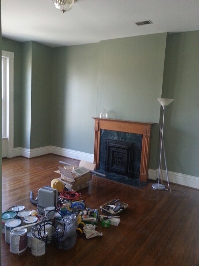 Building Photo - Beautiful 2 bedroom 3 bath condo in the Cherokee Triangle/ Highlands area- ready mid May