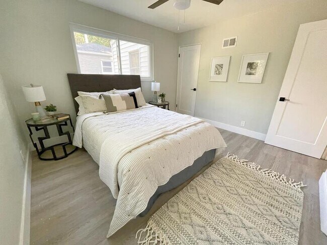 Building Photo - 7591 Amherst Ave