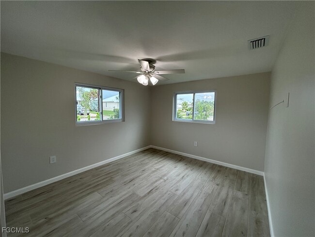Building Photo - 6128 Cocos Dr