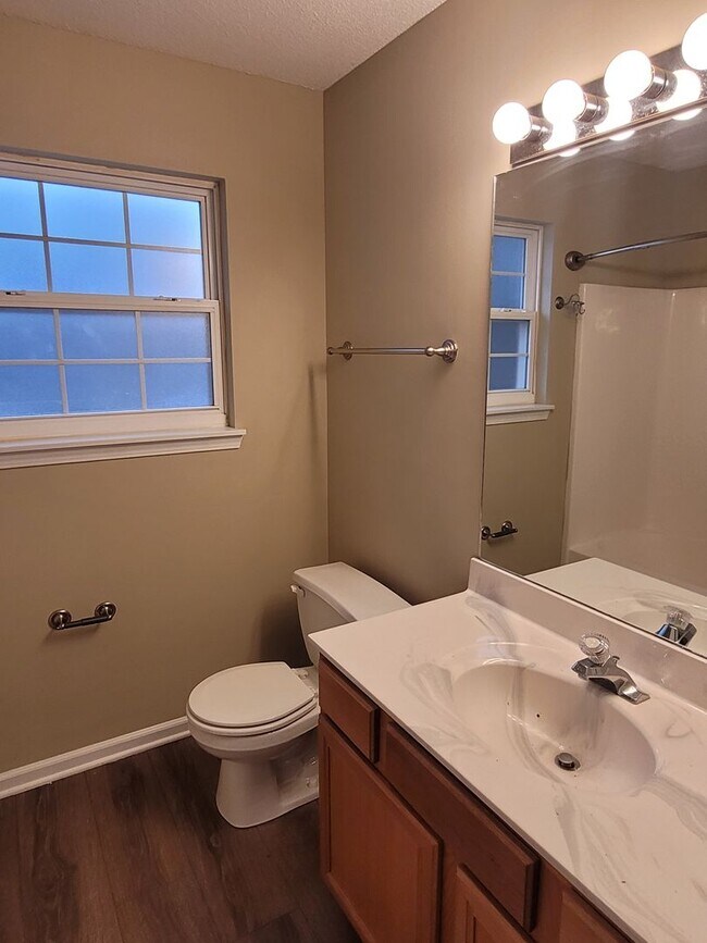 Building Photo - 2409 Bentley Ct