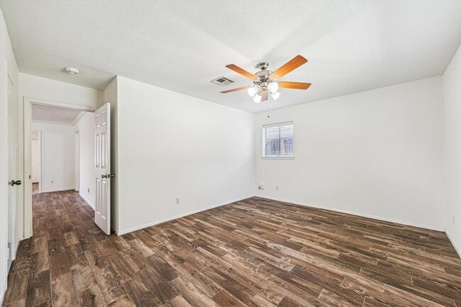 Building Photo - 8010 Braeburn Valley Dr