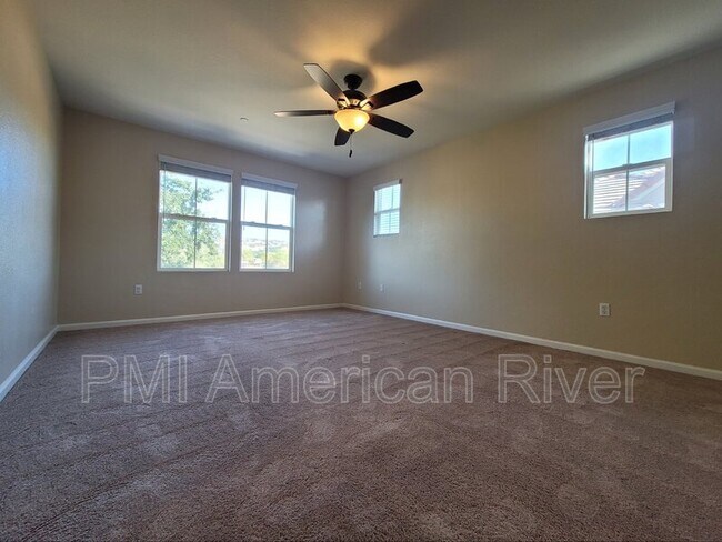 Building Photo - 3304 Esplanade Cir