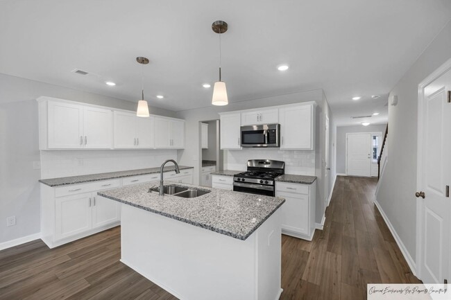 Building Photo - MODERN 3 BEDROOM IN LEXINGTON'S MURRAY VILLAGE